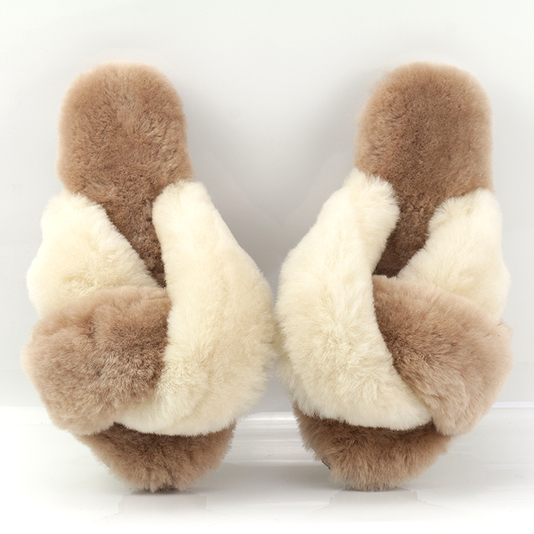 Custom New Arrivals Women Fashion Soft Curly Shearling Slides Fluffy Indoor Furry Cross Slippers