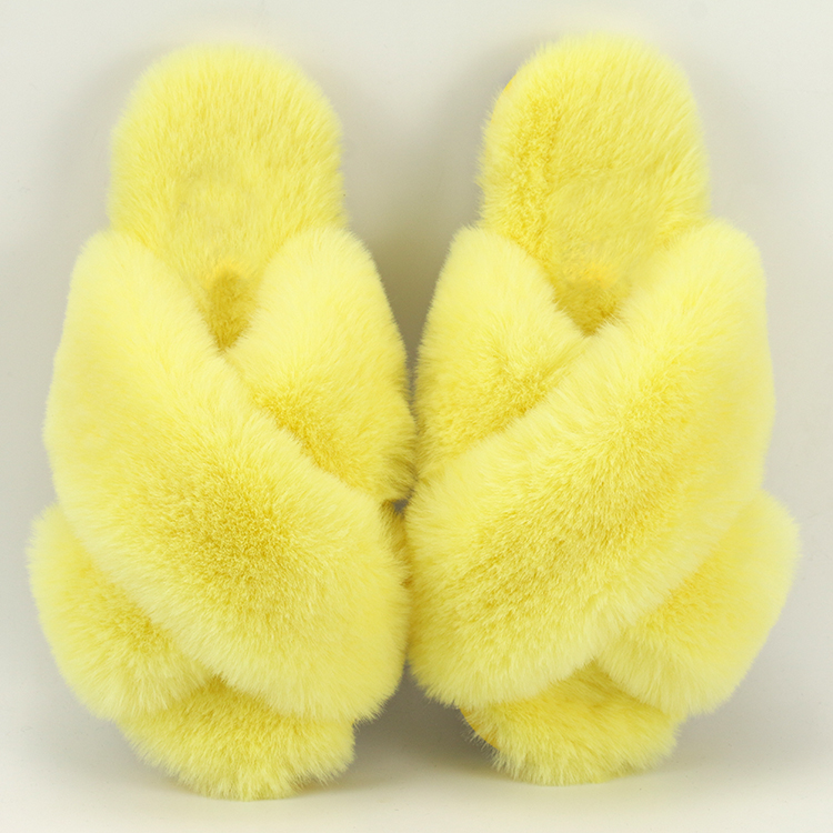 OEM Custom Winter Warm Fuzzy Indoor Outdoor Home Faux Sheepskin Fur Slides Slippers for Women