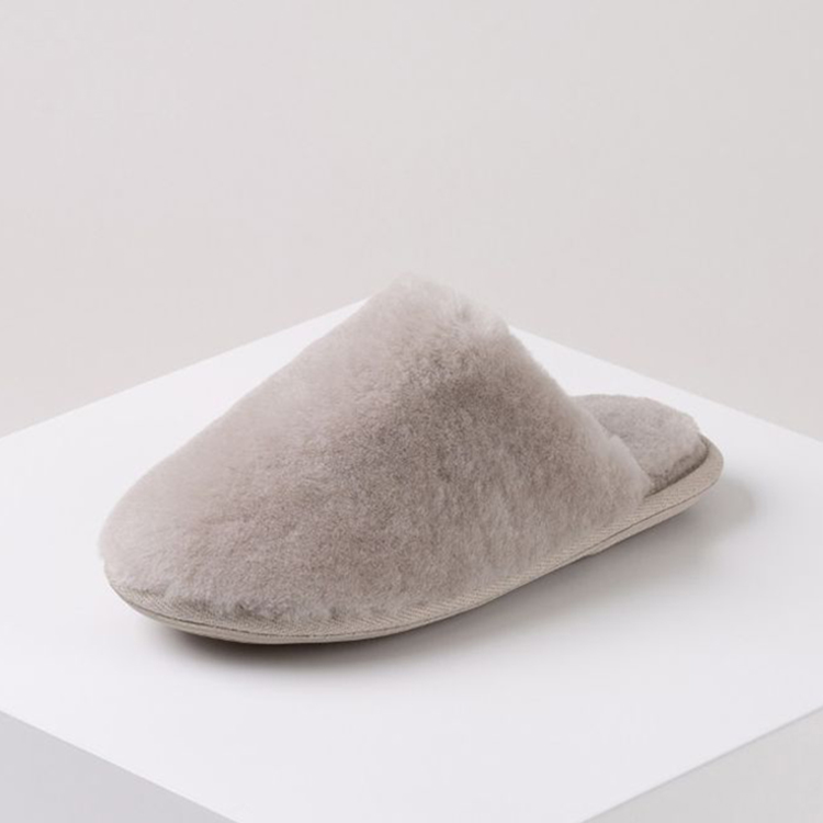 Latest Design Winter Warm Indoor Outdoor Bedroom Fluffy Australia Sheepskin Lamb Fur Slippers for Women 